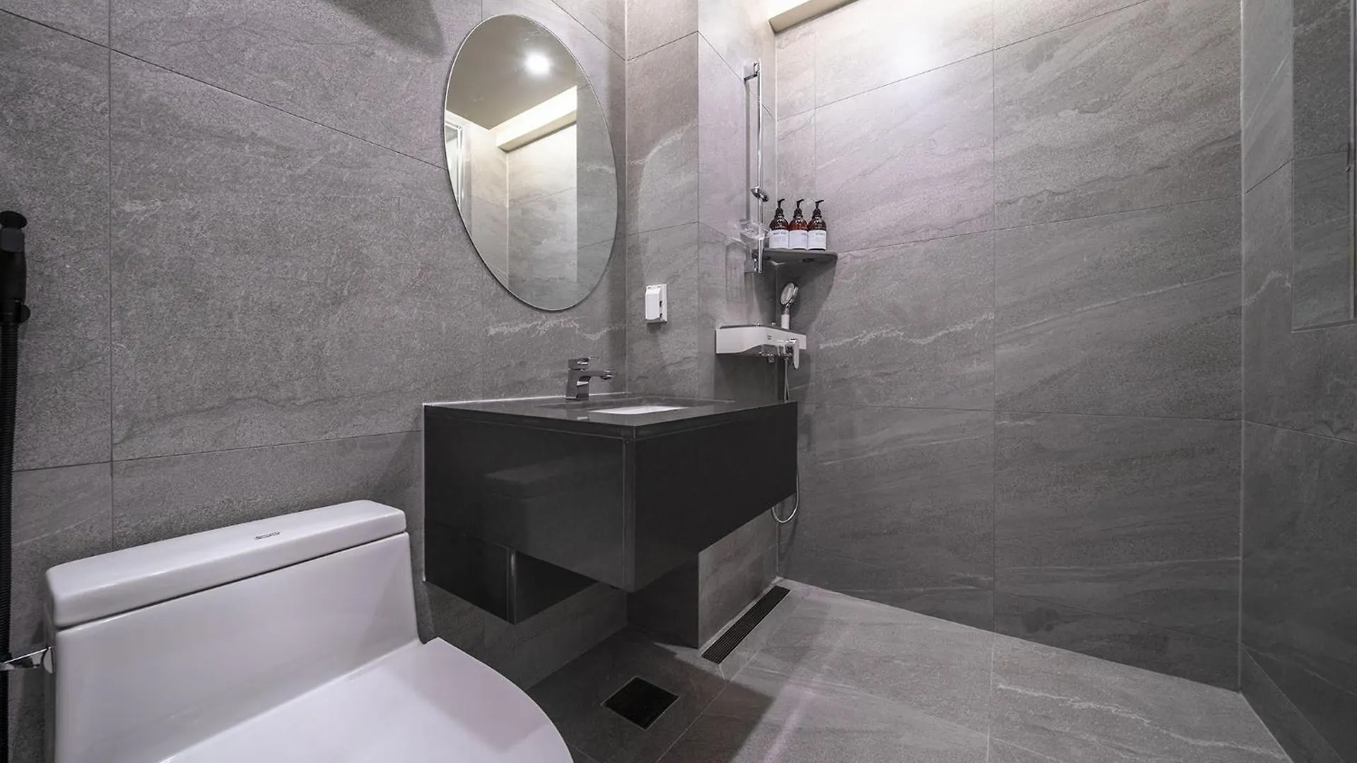 Bluebird Hotel Incheon 3*,