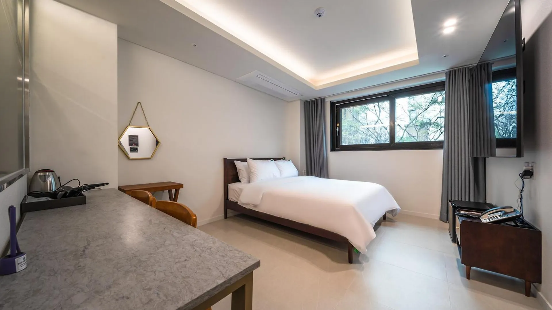 Bluebird Hotel Incheon 3*,