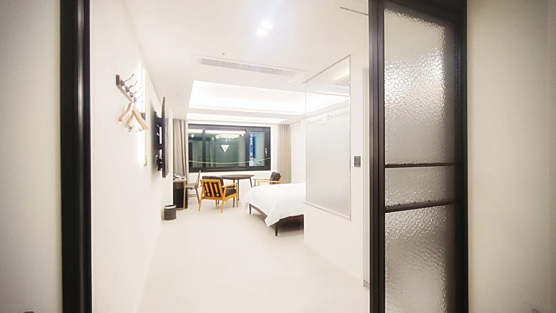 Bluebird Hotel Incheon 3*,