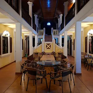 twin-house-guesthouse-lao-experience.luangprabanghotel.com/