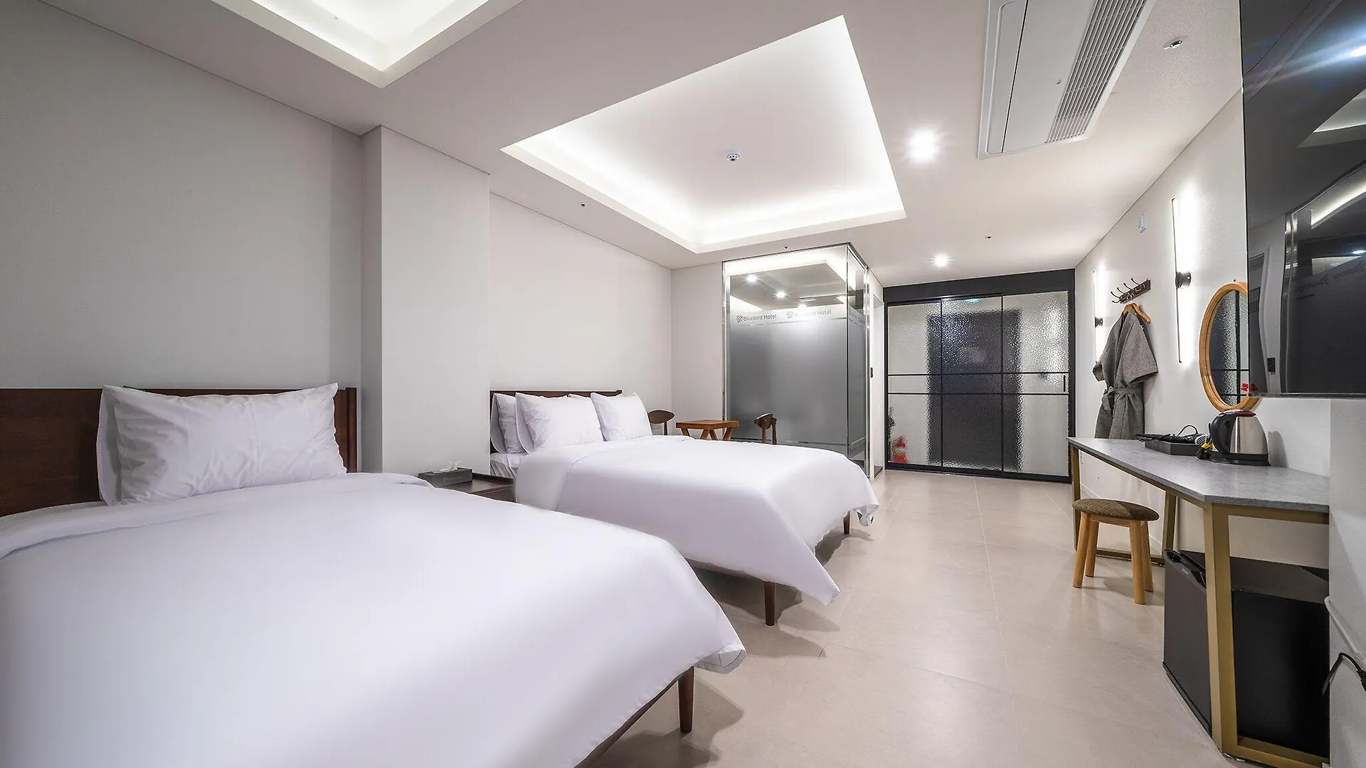 Bluebird Hotel インチョン広域市