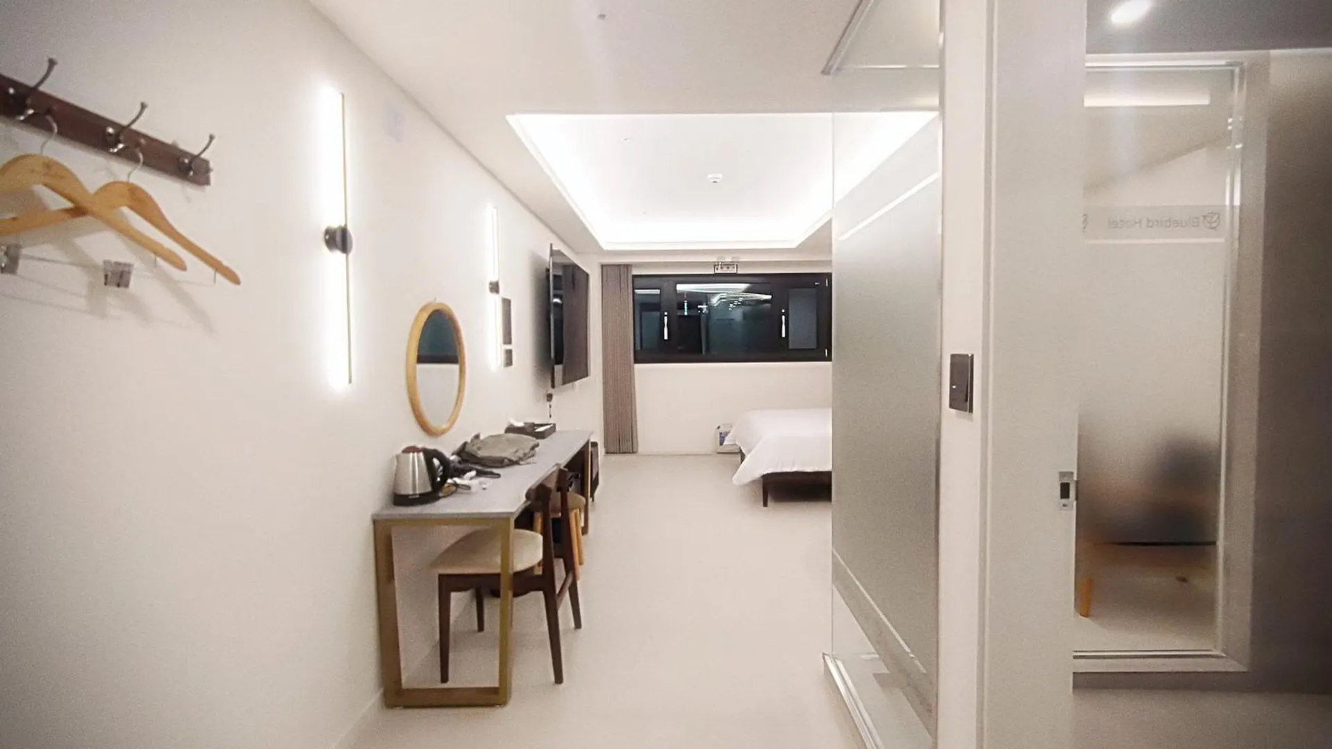 Bluebird Hotel Incheon 3*,