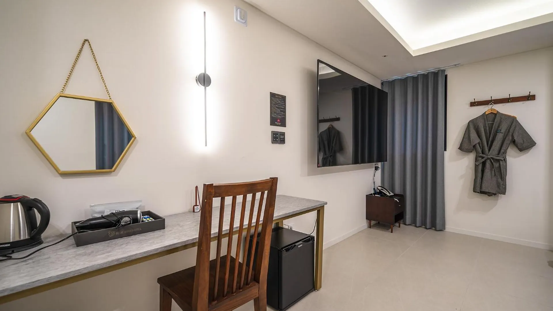 Bluebird Hotel Incheon 3*,