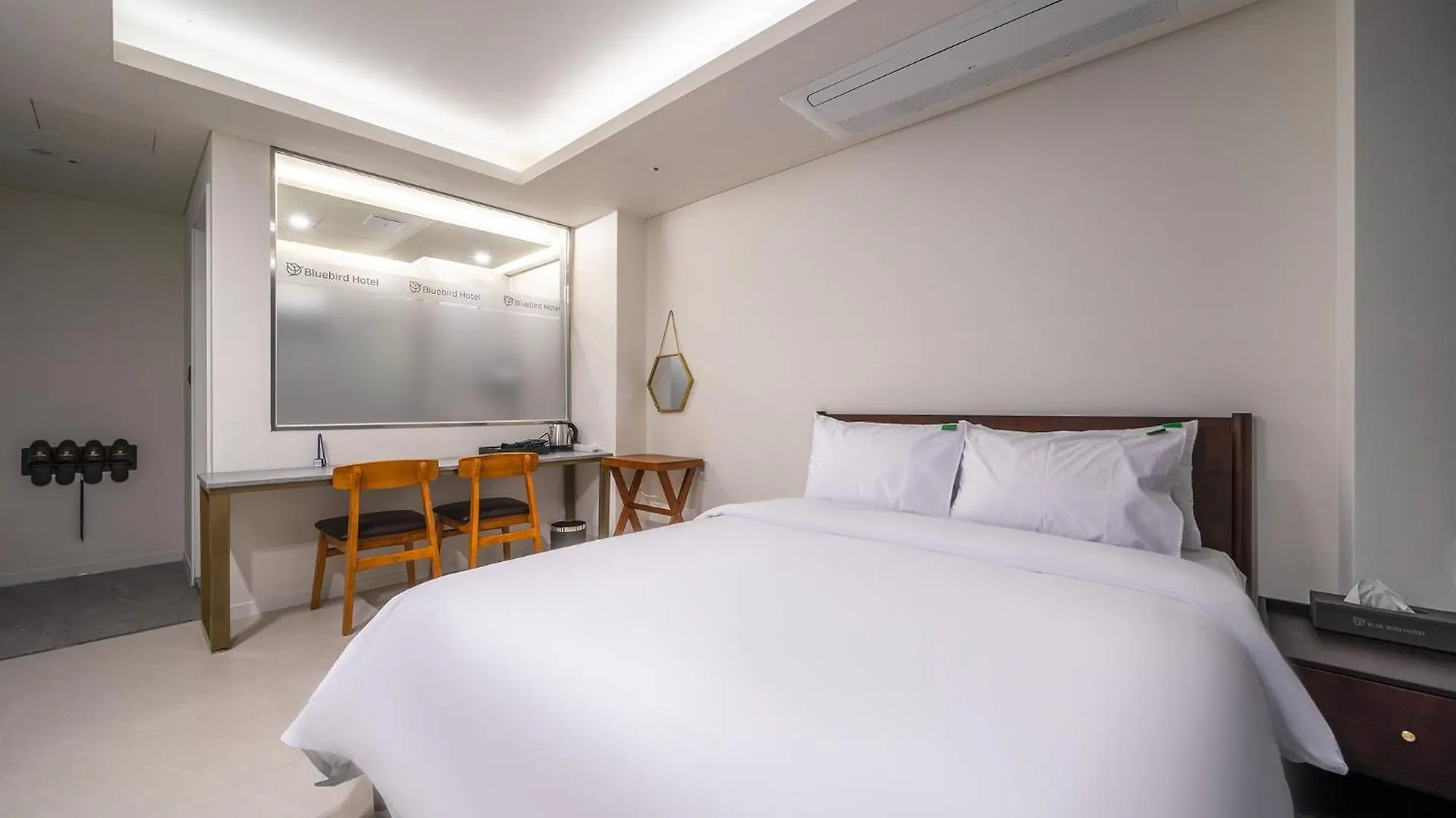 Bluebird Hotel Incheon 3*,